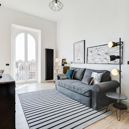 Bmga L Glam Industrial 3-Bed Apartment In Termini Рим Экстерьер фото