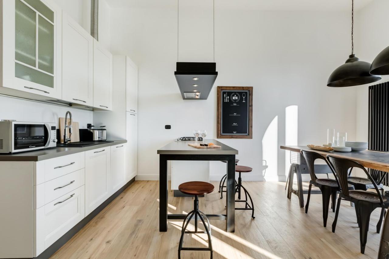 Bmga L Glam Industrial 3-Bed Apartment In Termini Рим Экстерьер фото