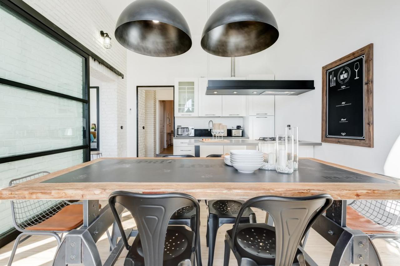 Bmga L Glam Industrial 3-Bed Apartment In Termini Рим Экстерьер фото
