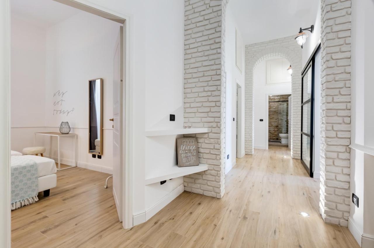 Bmga L Glam Industrial 3-Bed Apartment In Termini Рим Экстерьер фото