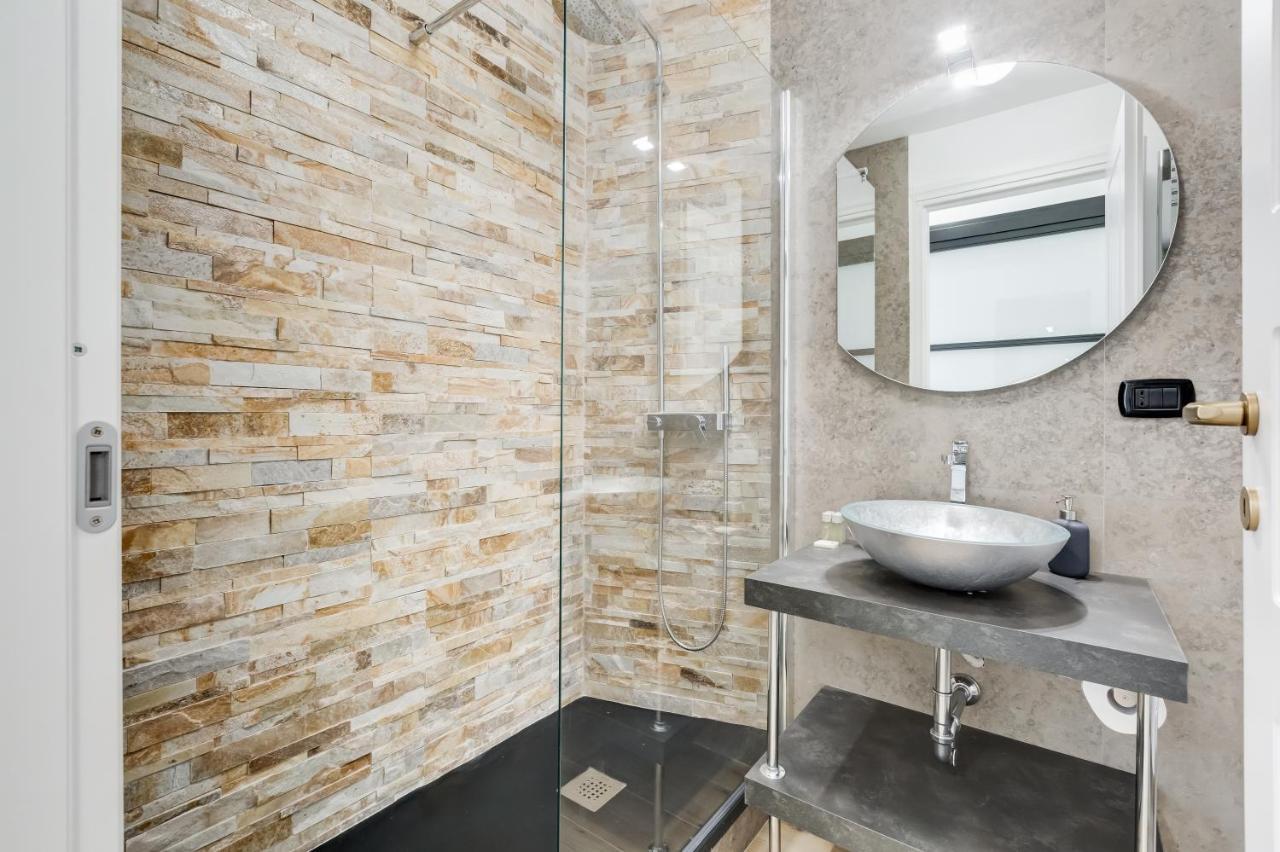 Bmga L Glam Industrial 3-Bed Apartment In Termini Рим Экстерьер фото