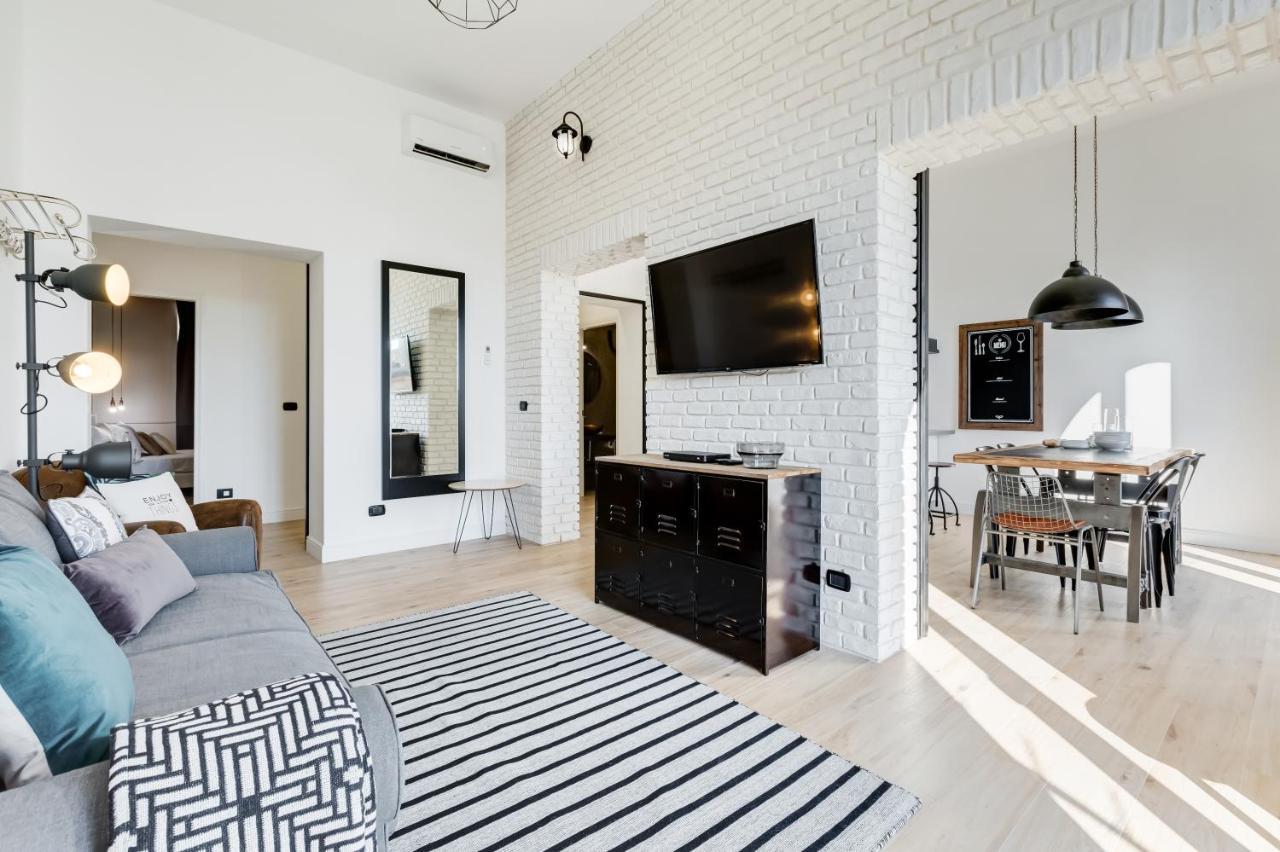 Bmga L Glam Industrial 3-Bed Apartment In Termini Рим Экстерьер фото